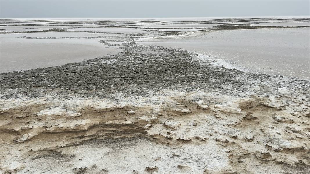 Tuz Gölü can çekişiyor! 130 bin futbol sahasından 13 bine düştü 19
